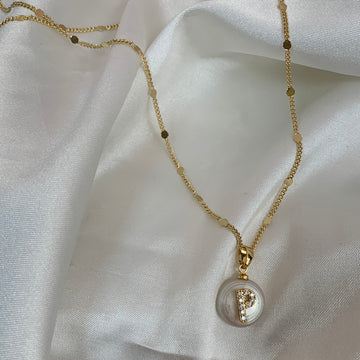 Collar inicial en Perla